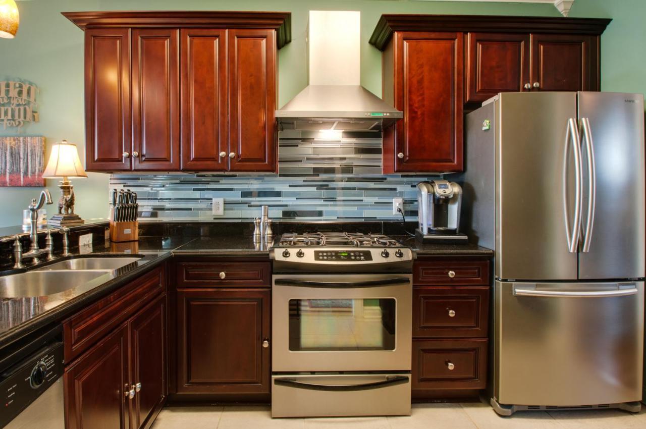 Vacation Home 5 Mins To Down Town 2 Bedrooms 2 Baths Garden Area Hot Tub Nashville Exterior photo