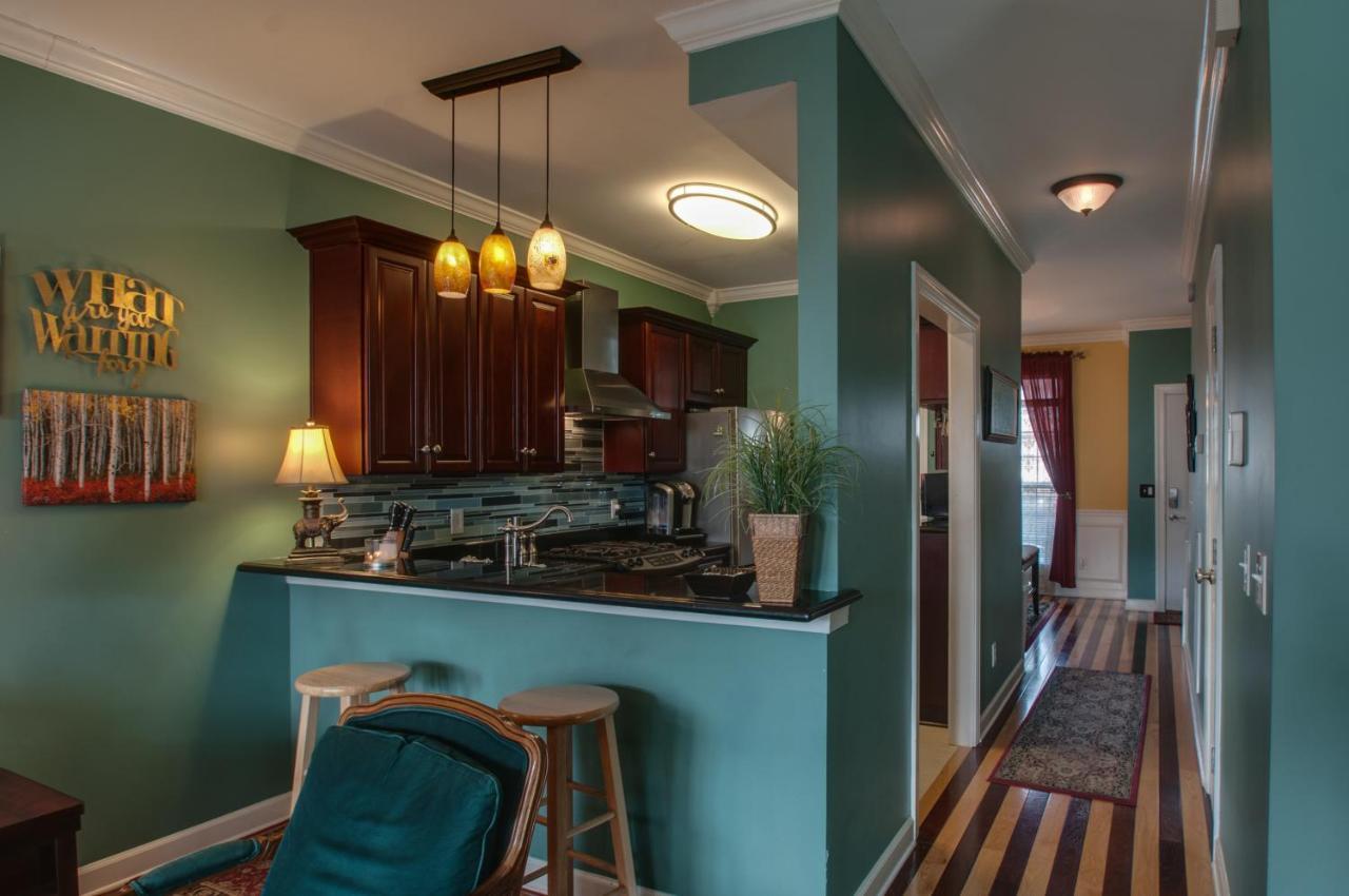 Vacation Home 5 Mins To Down Town 2 Bedrooms 2 Baths Garden Area Hot Tub Nashville Exterior photo